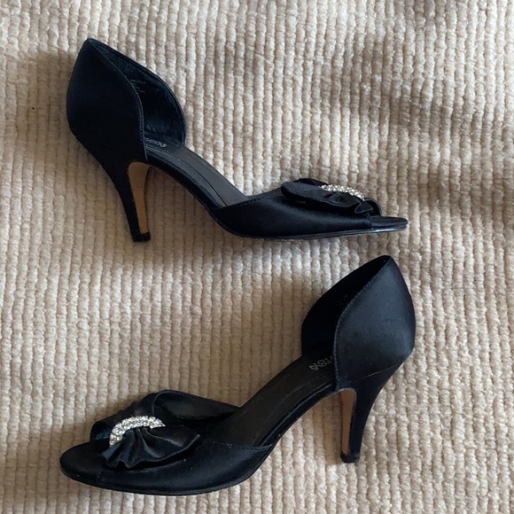 Kenneth Cole High Heels - Picture 2 of 3